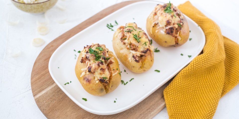 Gevulde aardappel met gehakt, witloof en roomkaas vulling Gevulde aardappel met gehakt, witloof en roomkaas vulling