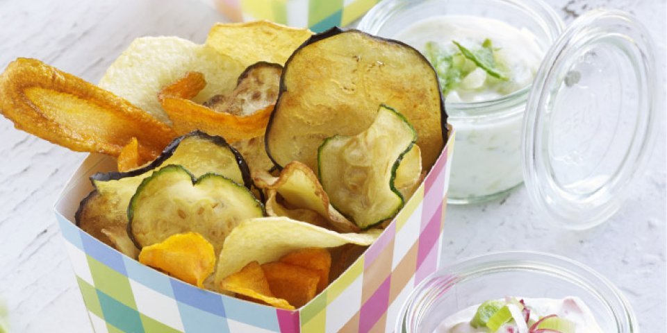 Chips de légumes et dips printaniers Chips de légumes et dips printaniers