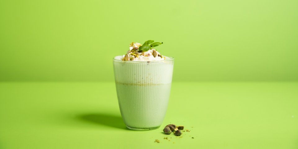 Milkshake met basilicum en pistache Milkshake met basilicum en pistache