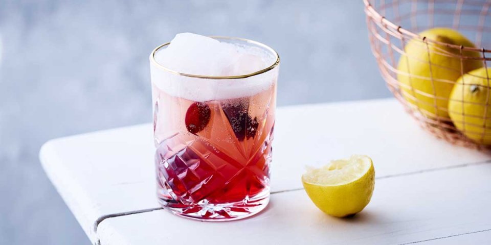 Mocktail met Hoegaarden 0.0 en veenbessen Mocktail met Hoegaarden 0.0 en veenbessen