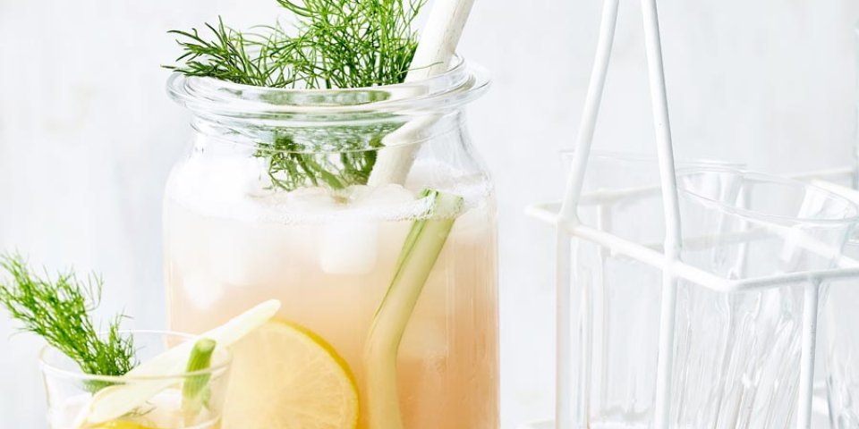 Mocktail au fenouil et à la rhubarbe Mocktail au fenouil et à la rhubarbe