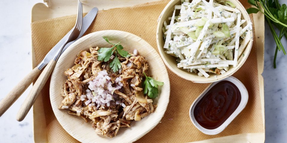 Pulled chicken met bier en een koolrabislaatje Pulled chicken met bier en een koolrabislaatje