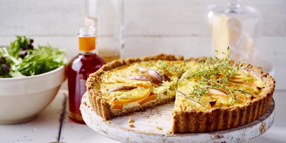 Quiche à la pâte aux amandes et noix, poire, potiron et Brugge Fleuron