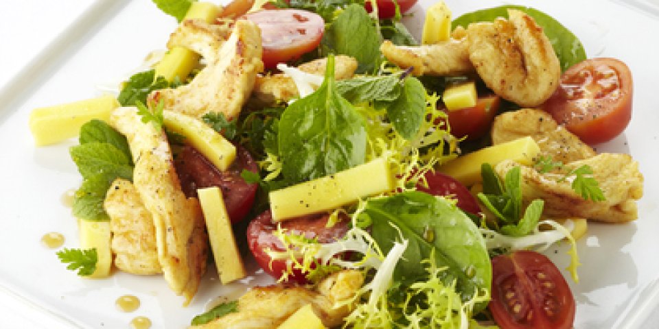 Salade met kip en mango