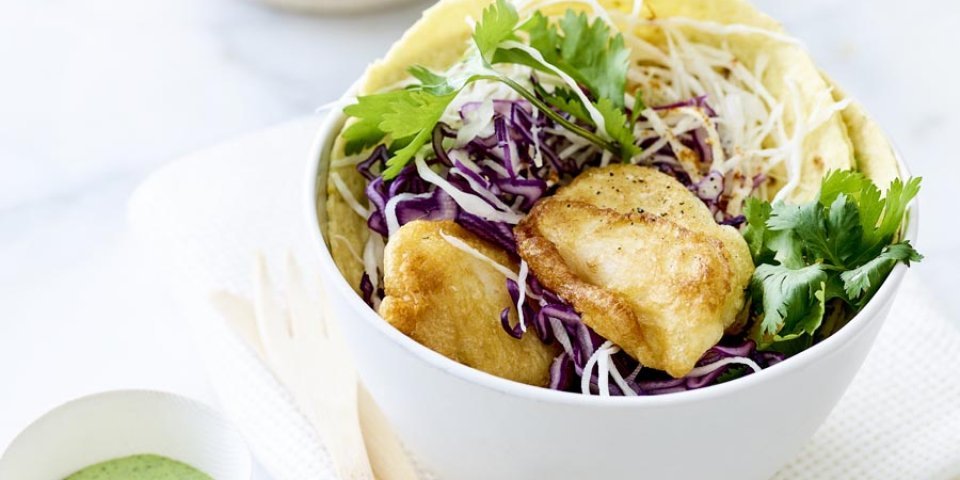 Taco met gefrituurde pollak, Belgisch bier en koriandermayonaise Taco met gefrituurde pollak, Belgisch bier en koriandermayonaise