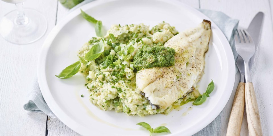 Tarbot met salsa verde en een zomerse puree Tarbot met salsa verde en een zomerse puree