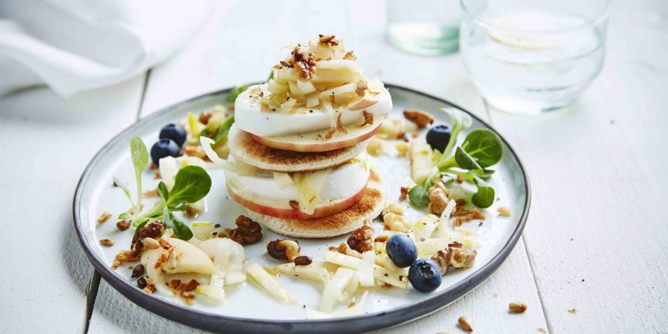 Torentje van toast, appel, mozzarella, witloofsnippers Torentje van toast, appel, mozzarella, witloofsnippers