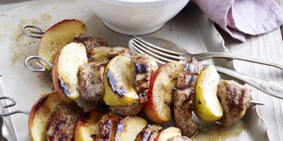 Varkensspiesjes met honing-mosterdsaus