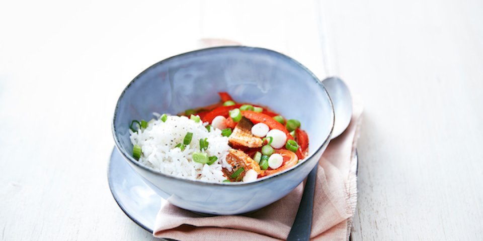 Stoofpotje van wijting met paprika en kokos Stoofpotje van wijting met paprika en kokos