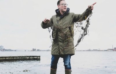 Seaweed Chef Donald Deschagt met zeewier