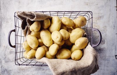 Aardappelen in een mand