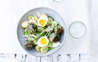 Aardappelsalade met spinazieballetjes