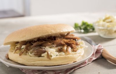 Broodje ‘pulled chicken’