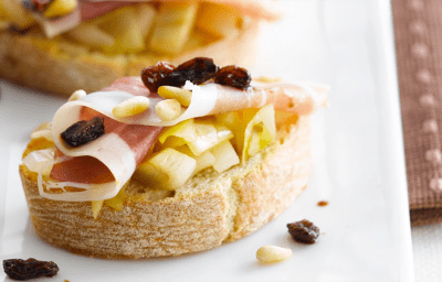 Bruschetta aux chicons et jambon fumé