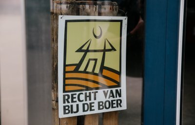 Uithangbord Recht van bij de boer