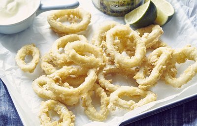 Calamares met wasabimayonaise en koriander