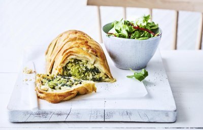 Hartige strudel met spinazie, broccoli en Oud Brugge kaas