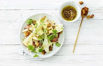 Salade de chicons, pomme, poire et jambon séché flamand