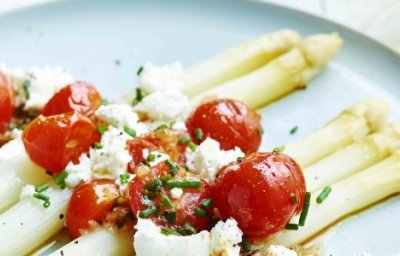 Asperges met kerstomatensalsa
