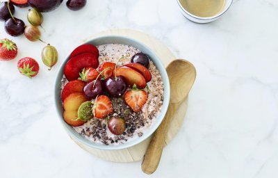 Overnight oats aux fraises, cerises et prunes