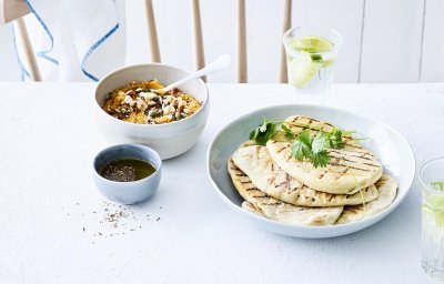 Pompoenspread met zelfgemaakt naanbrood