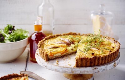 Quiche à la pâte aux amandes et noix, poire, potiron et Brugge Fleuron