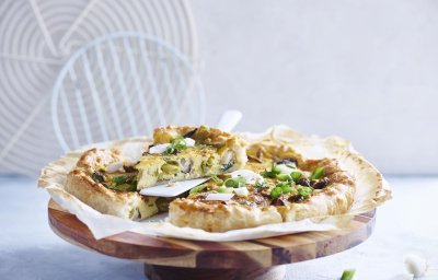 Quiche aux champignons, jeunes oignons et Brugge Vieux