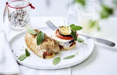 Rolletjes van kalfsvlees met gedroogde ham en kaas