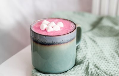 Roze chocolademelk