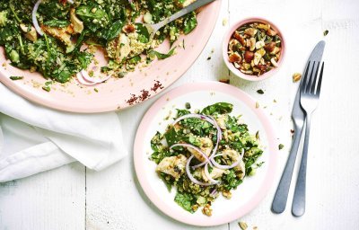 Salade de poulet, quinoa et épinards