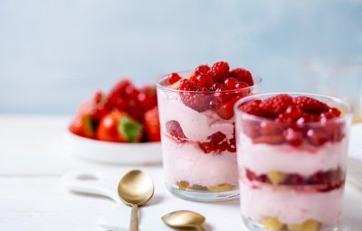 Tiramisu met rood fruit