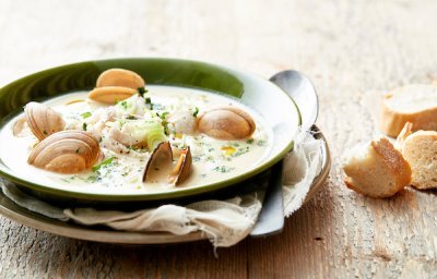 fluwelen soepje met schelvis en schelpjes 