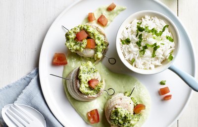 Zeetongrolletjes met broccoli gevuld