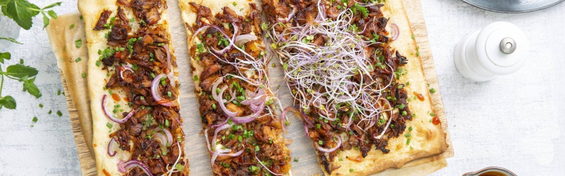 Flammkuchen met pulled pork Flammkuchen met pulled pork