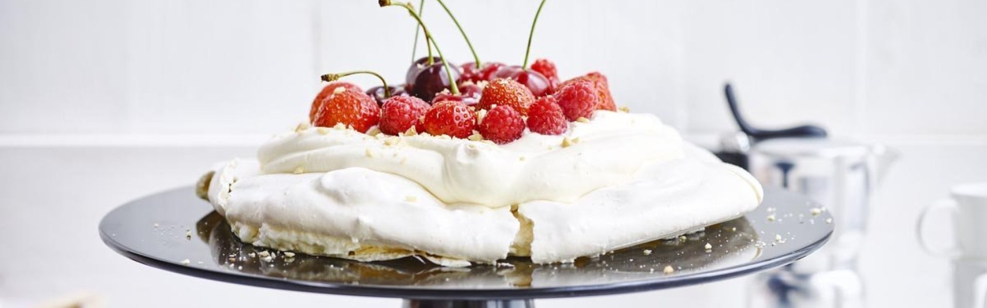 Pavlova met rood fruit Pavlova met rood fruit