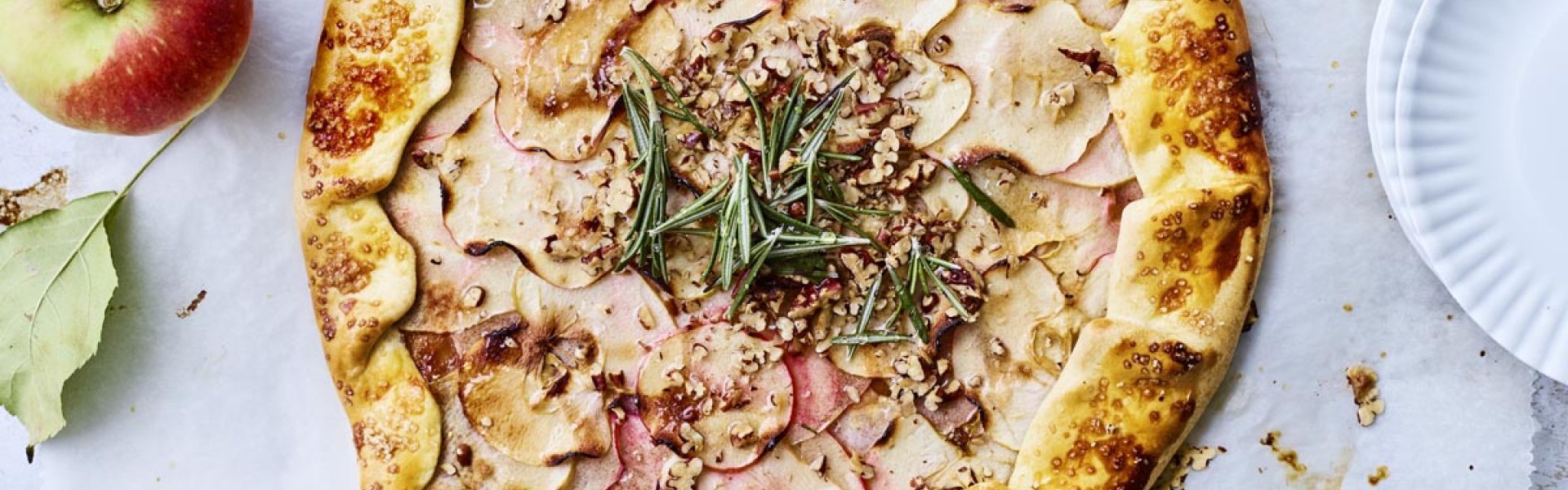Appelgalette met rozemarijn en rabarberconfituur Appelgalette met rozemarijn en rabarberconfituur