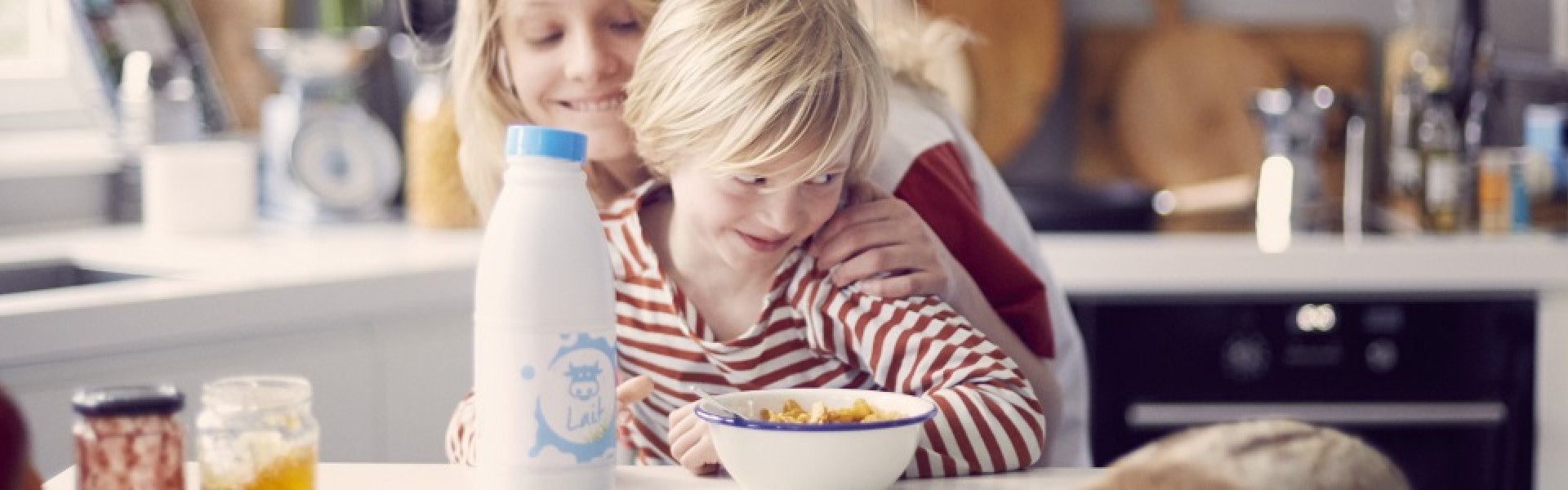 Kinderen aan de ontbijttafel