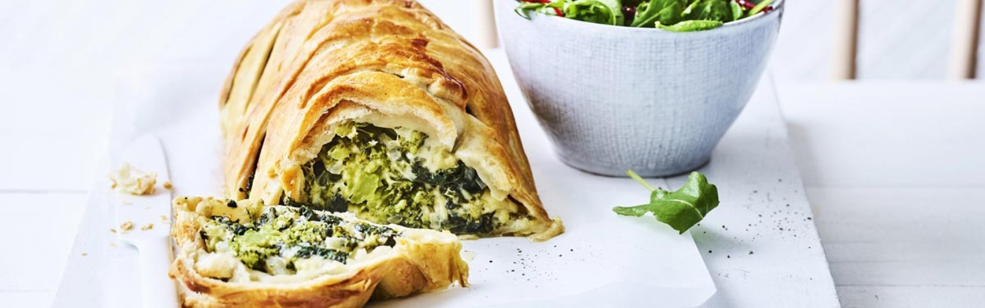 Hartige strudel met spinazie, broccoli en Oud Brugge kaas