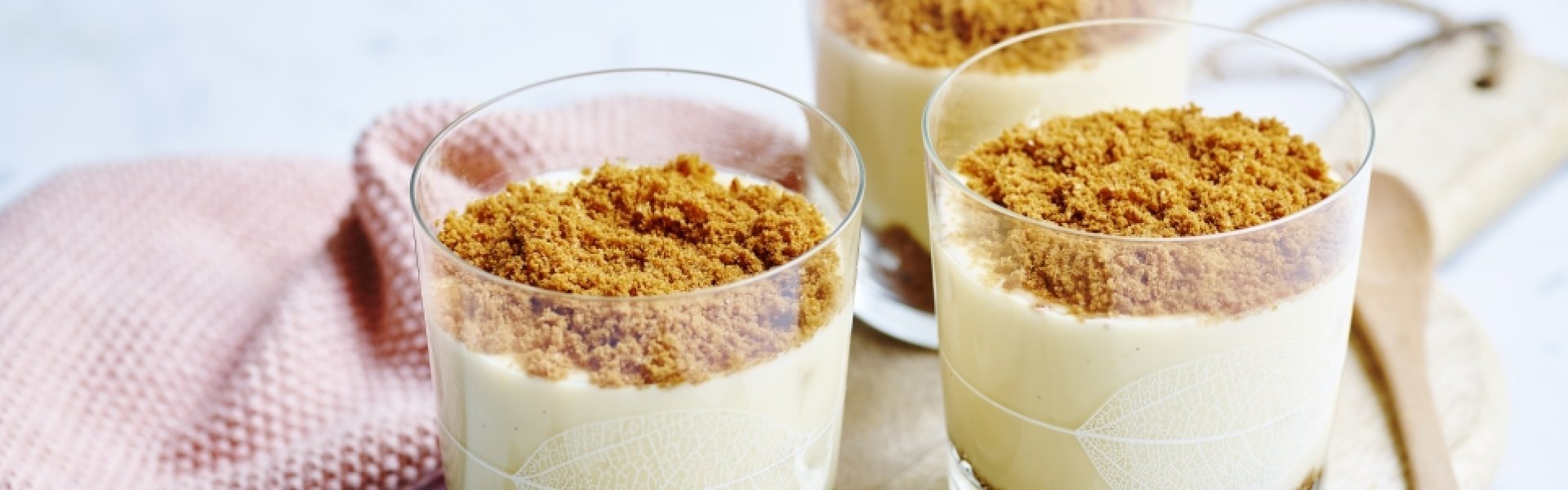 Vanillepudding met speculaaskoekjes Vanillepudding met speculaaskoekjes